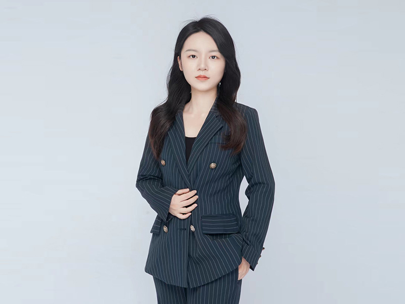 首席设计师何冰子
